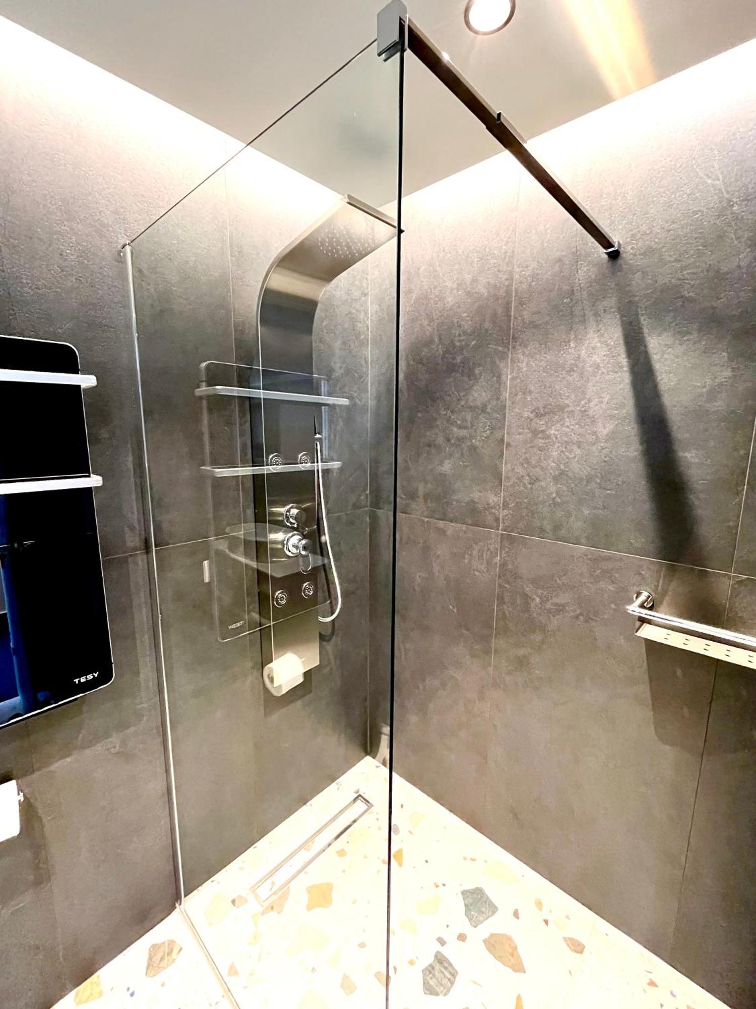 City Hill Luxury Apartments Janina Zewnętrze zdjęcie