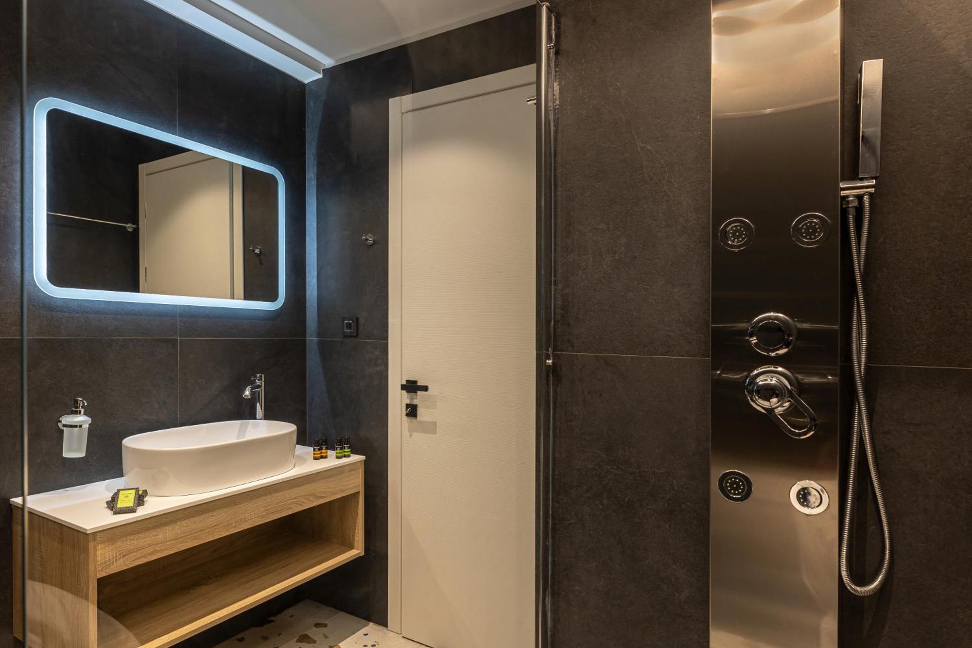 City Hill Luxury Apartments Janina Zewnętrze zdjęcie